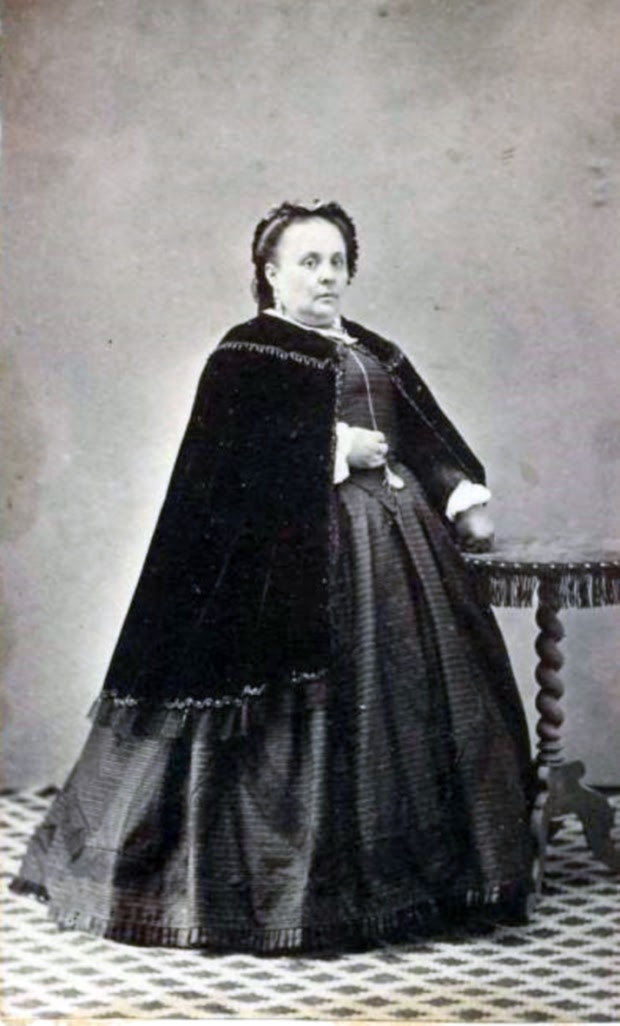 Primera fotografa en España (Almería 1838- Madrid 1899). Desarrolló su actividad en Jaén.